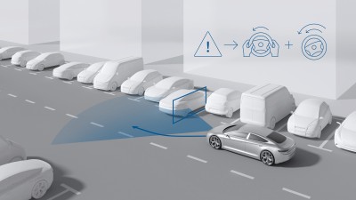A 3D graphic shows how evasive steering support detects impending collisions and supports a faster evasive maneuver