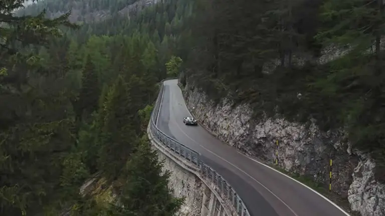 1,500 km across Europe behind the wheel of the Pagani Utopia Roadster, equipped with Pirelli Cyber Tyre technology.